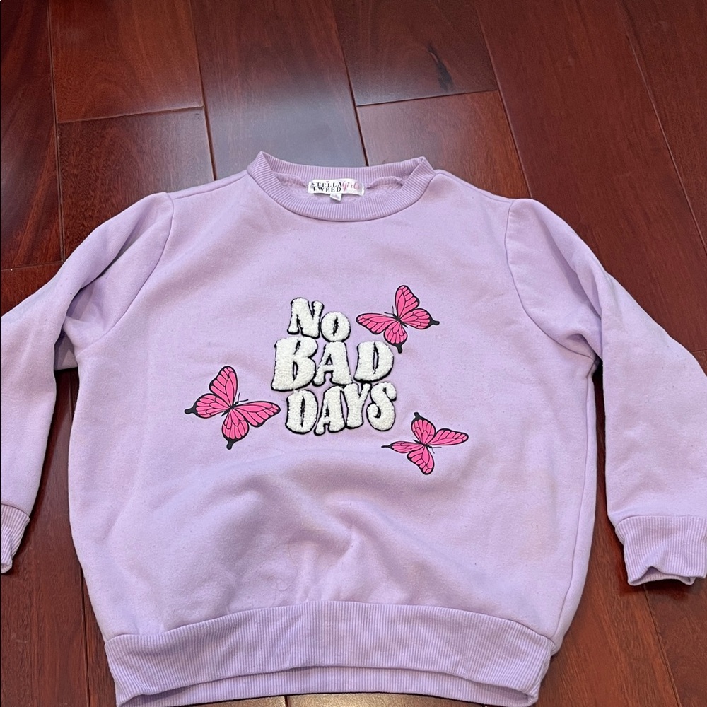 Source Unknown Lavender Sweatshirt with Pink Butterflies